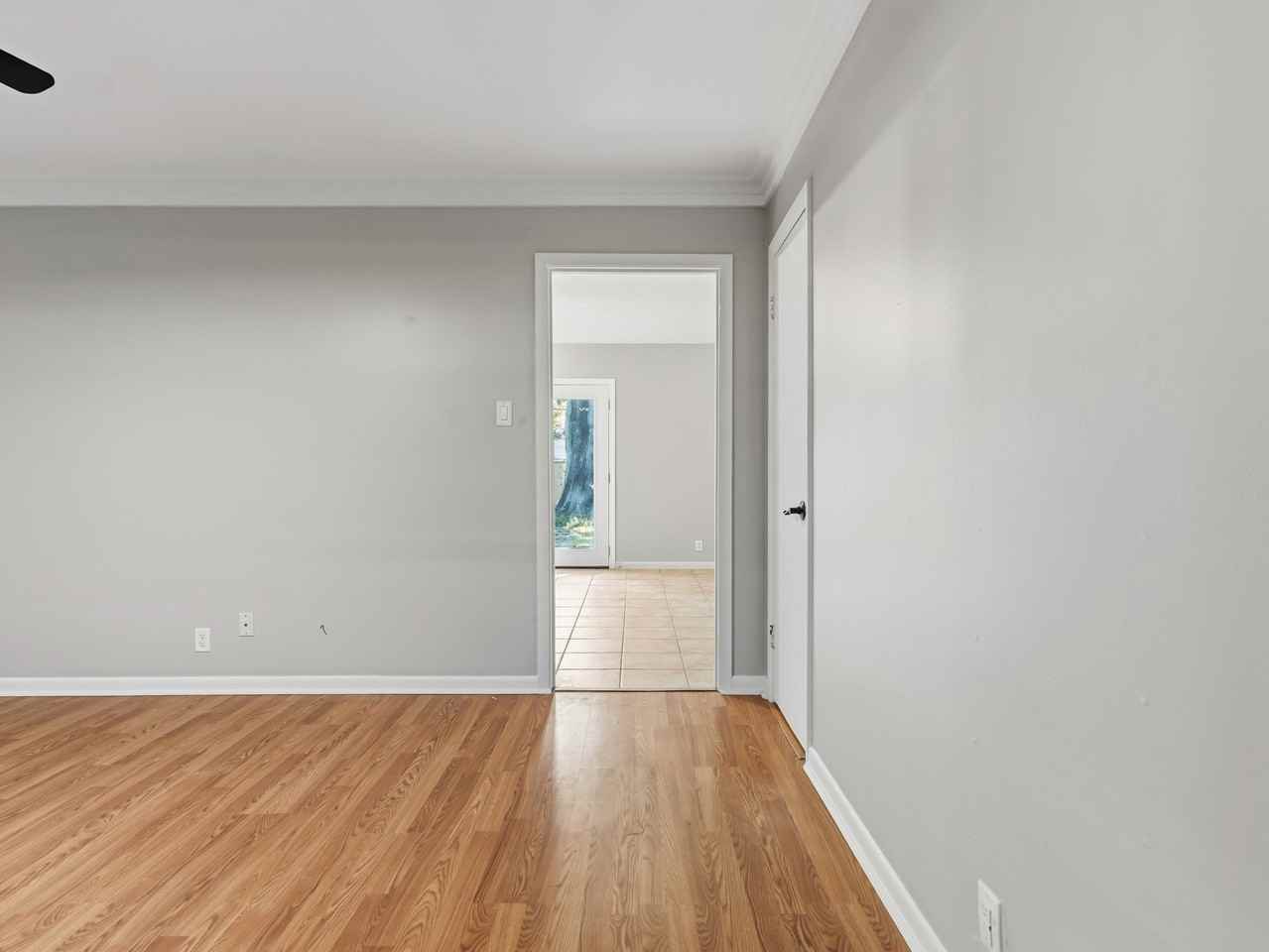 365 Eldridge Dr - Photo 6 of 31