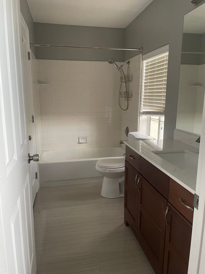 2476 Swan Ridge Ave - Photo 3 of 20