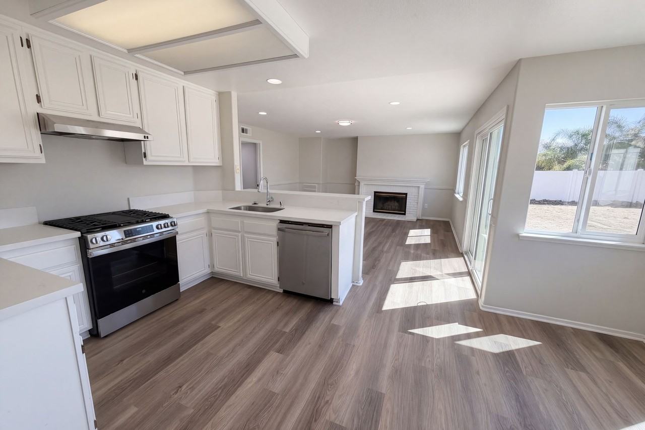 2371 West Via Bello Drive - Photo 3 of 7