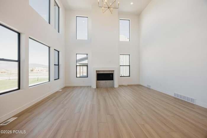 944 S Cloverfield Ct - Photo 3 of 16