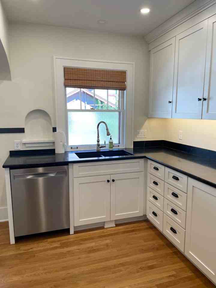 625 Gerald Ave - Photo 7 of 20