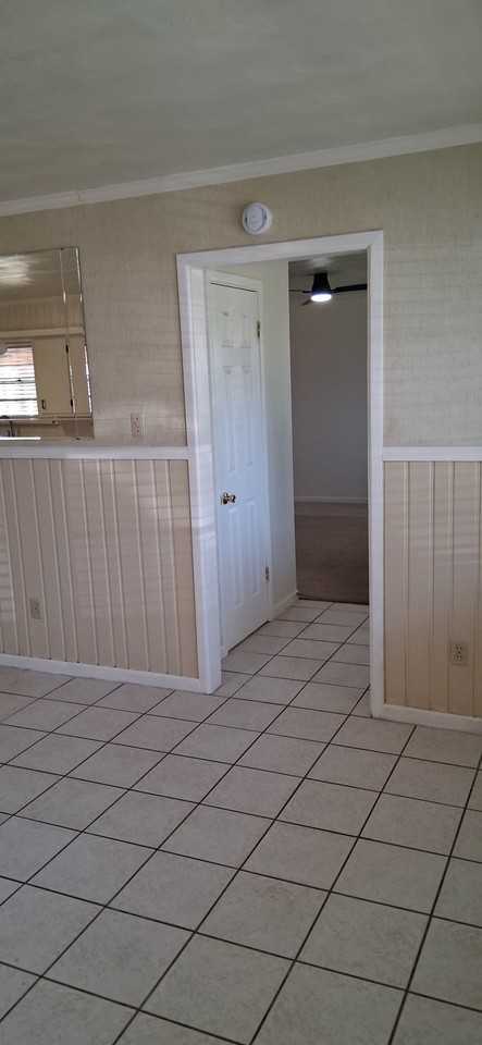 4912 11th St - Photo 3 of 19