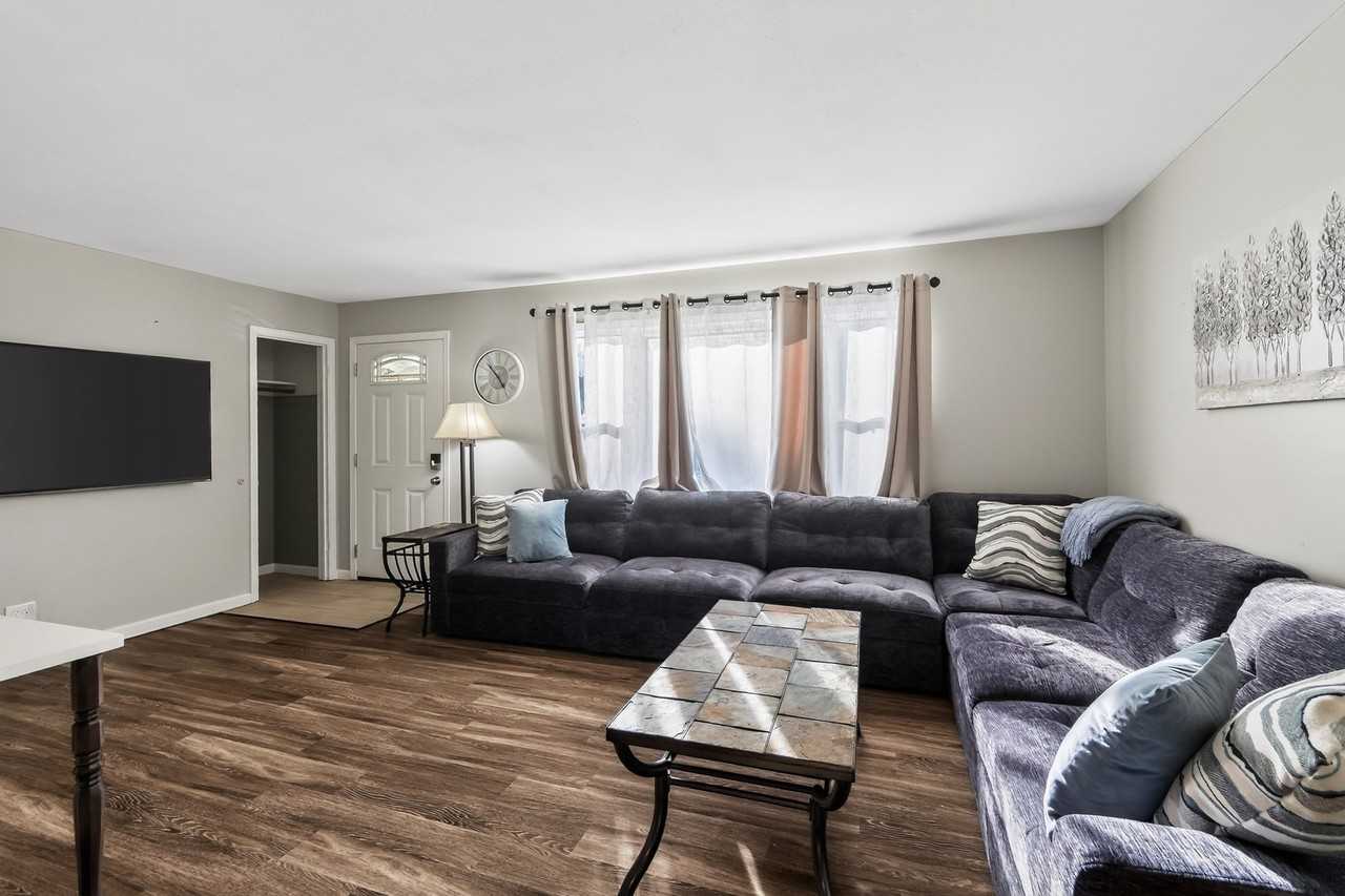 6703 N Campbell St - Photo 4 of 17