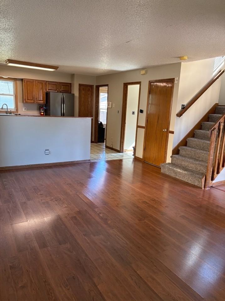 205 2nd St - Photo 6 of 20