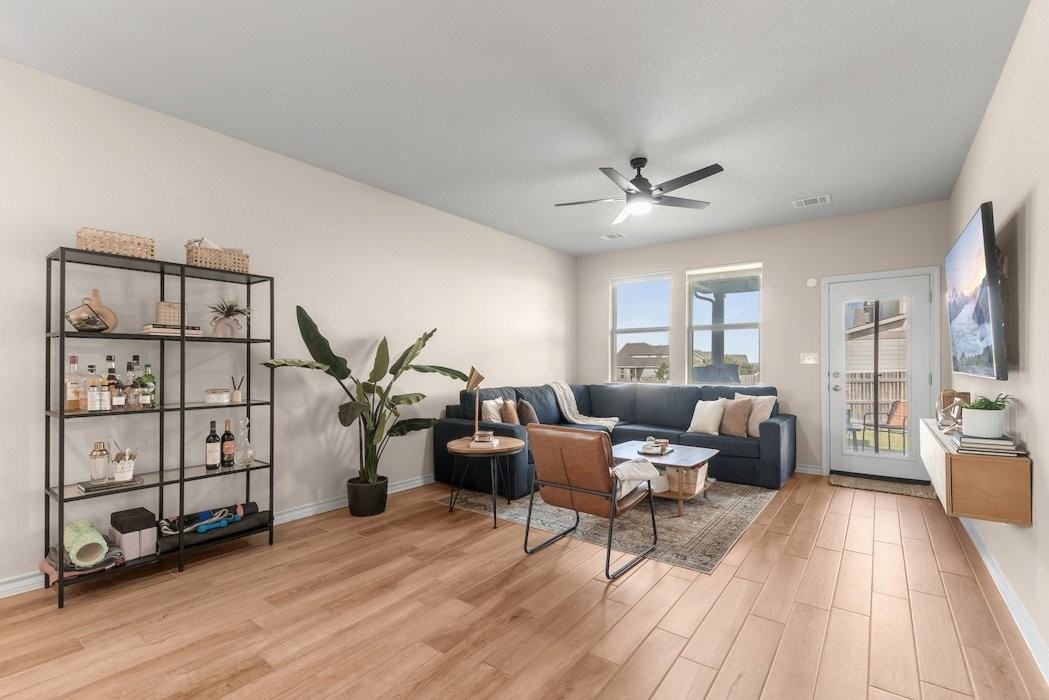 936 Eves Necklace Dr - Photo 6 of 20