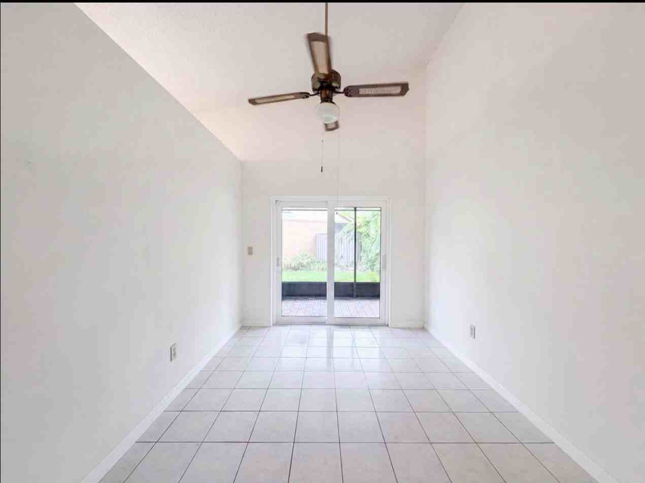 1925 Kings Canyon Cir #1 - Photo 3 of 10