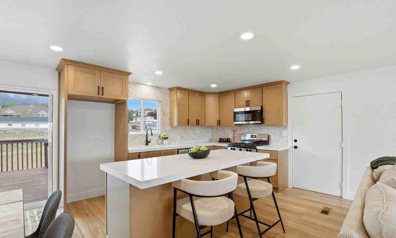 8643 S Vaquero Dr - Photo 5 of 20