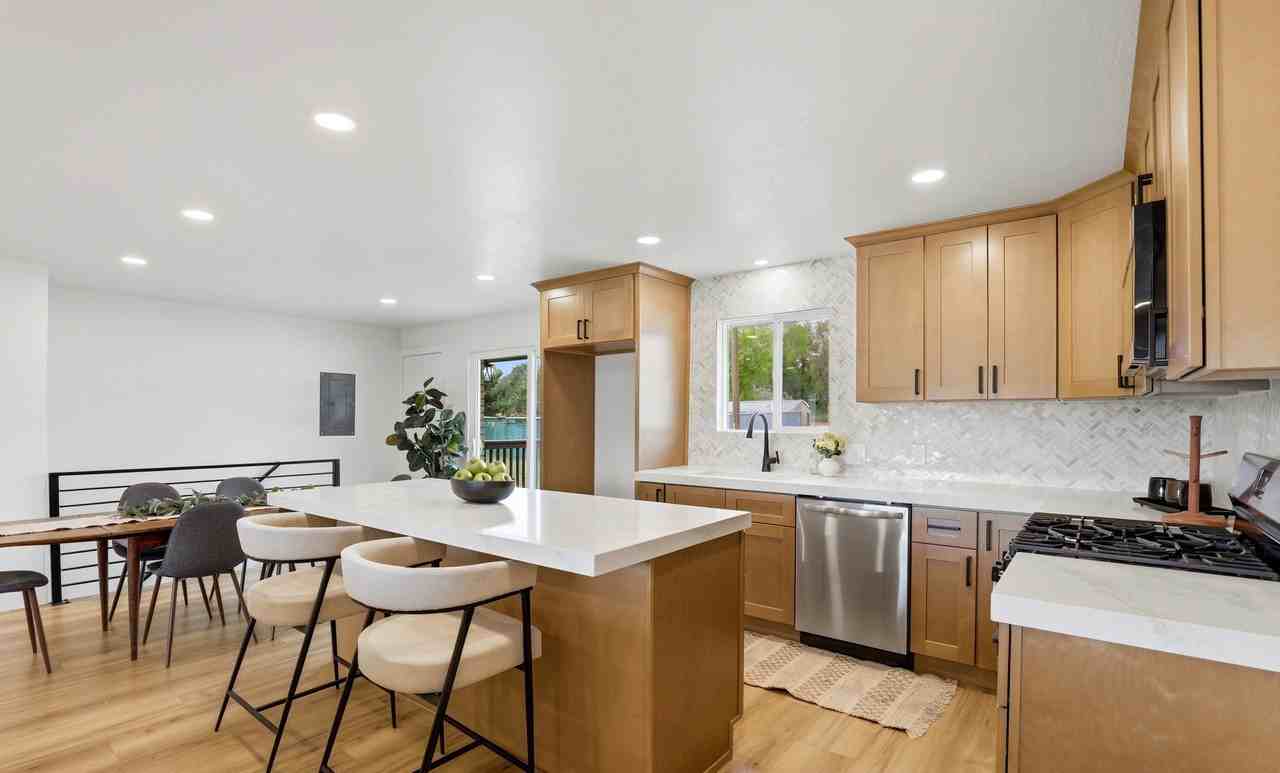 8643 S Vaquero Dr - Photo 6 of 20