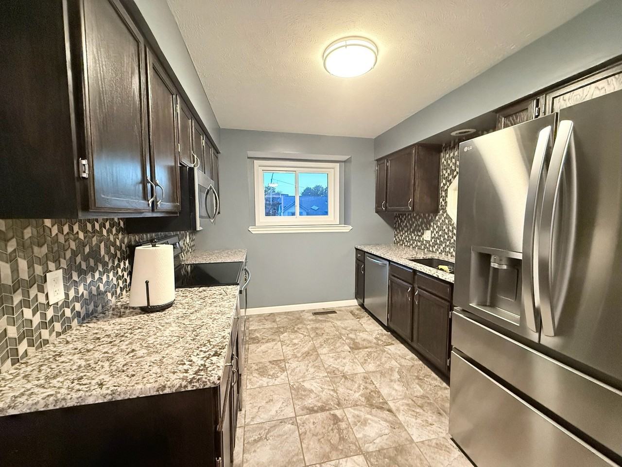 10628 Hartman Ave - Photo 7 of 16