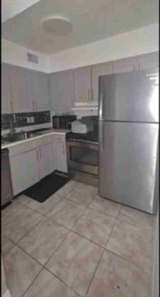 718 Wyman Ct #718 - Photo 3 of 6