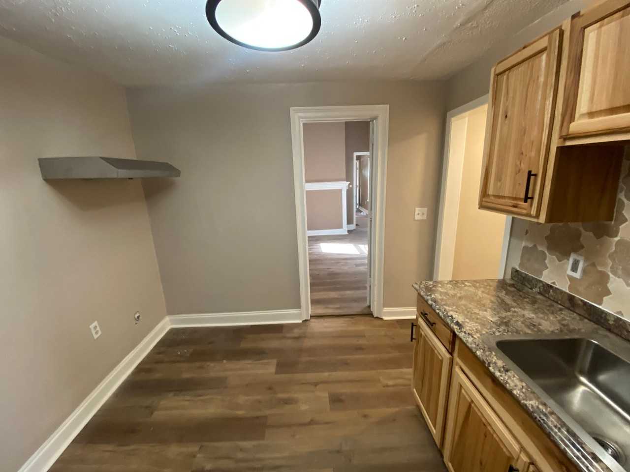 1249 Grape St Se #A - Photo 2 of 12