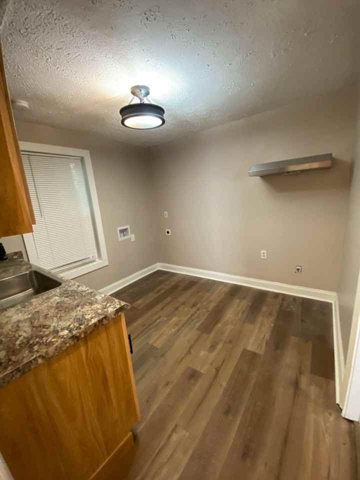 1249 Grape St Se #A - Photo 3 of 12