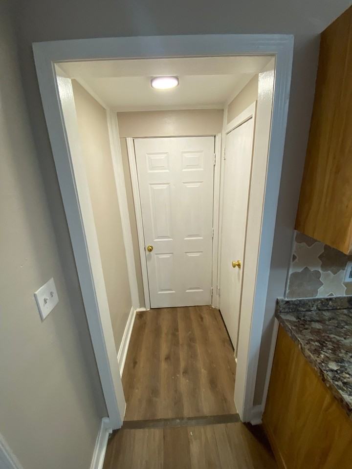 1249 Grape St Se #A - Photo 4 of 12
