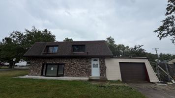 featured image of 619 E 13th St
