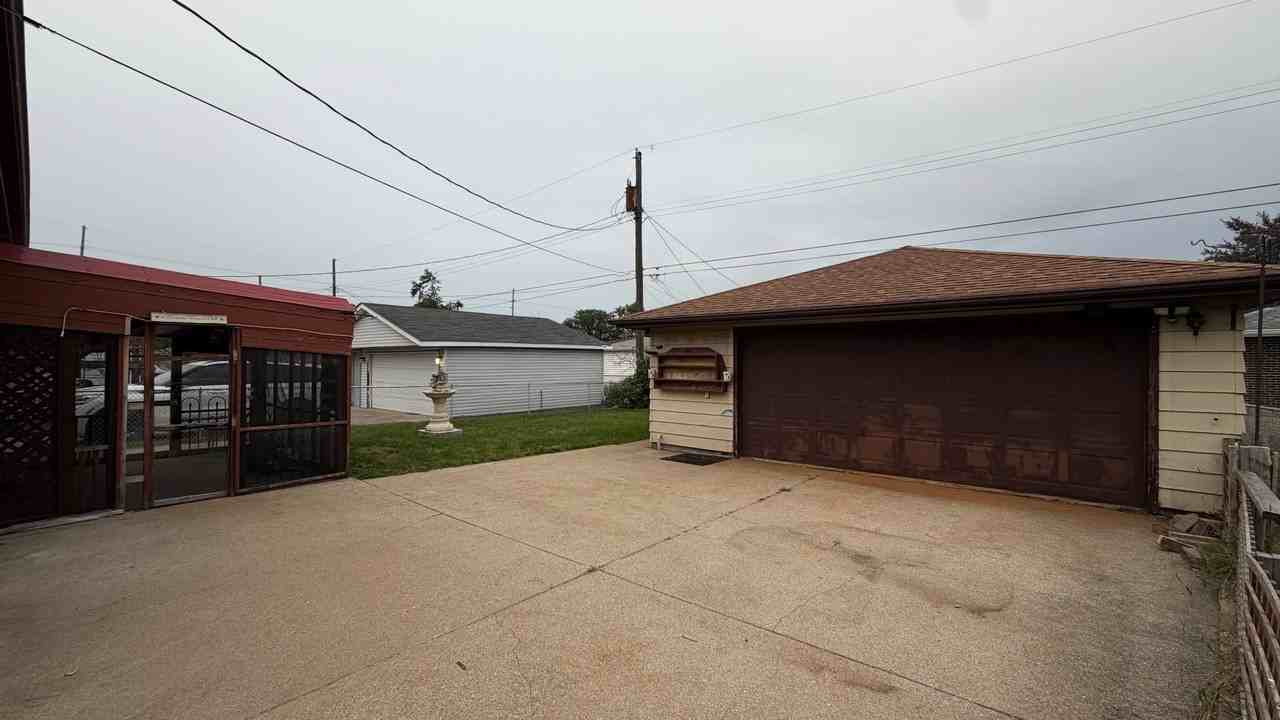 6515 Nebraska Ave - Photo 2 of 12