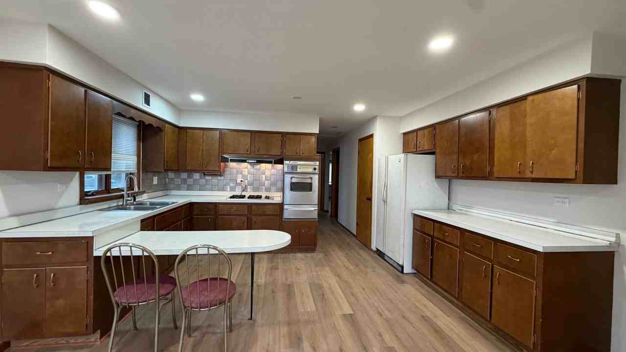 6515 Nebraska Ave - Photo 3 of 12