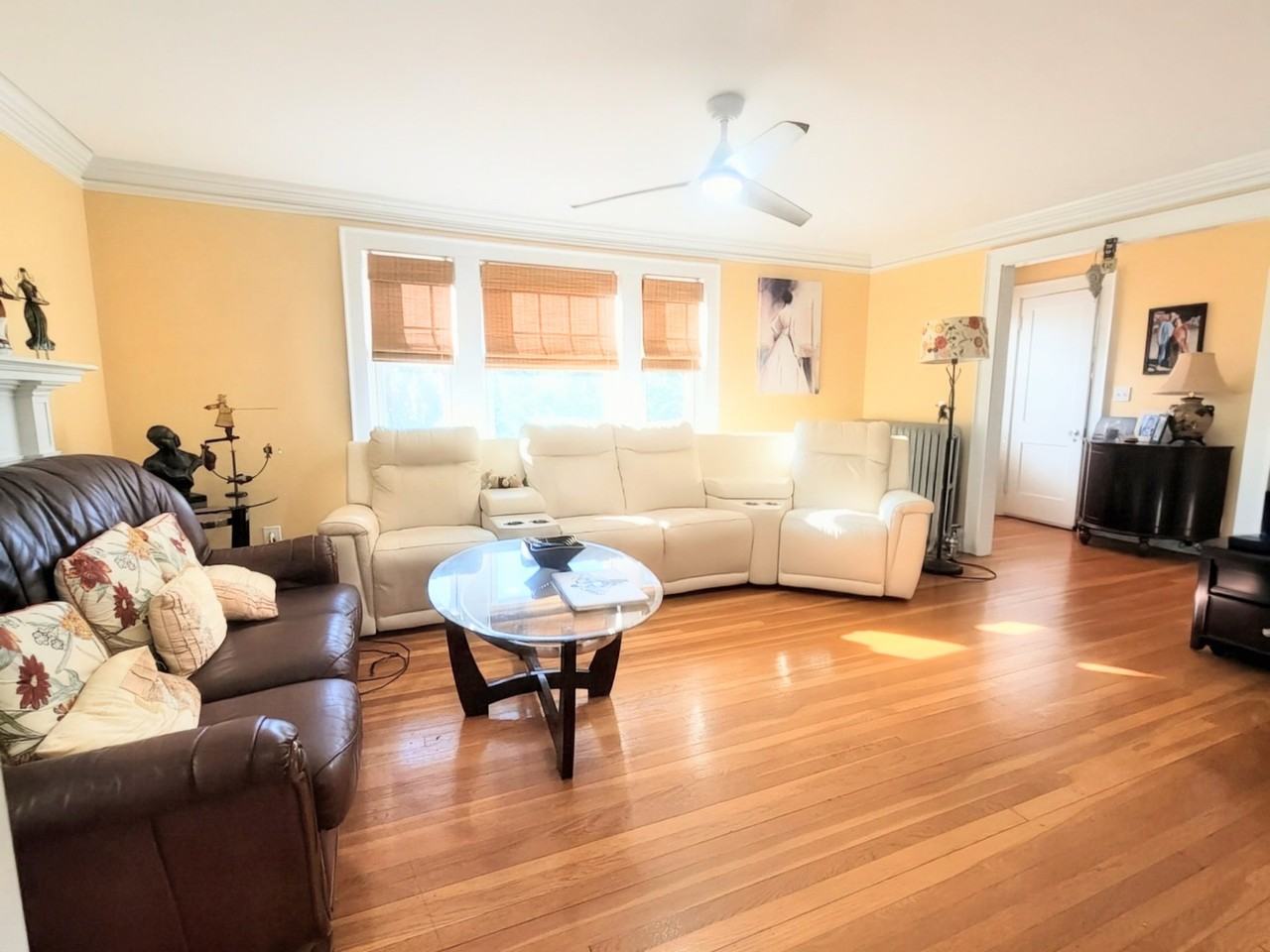 340 Common St - Photo 4 of 18