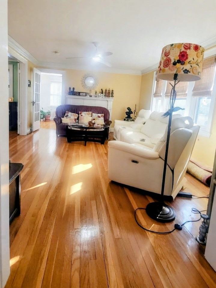 340 Common St - Photo 5 of 18