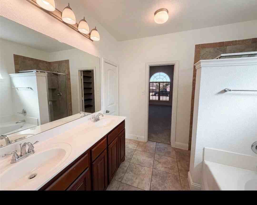 3717 Dutch Iris Ln - Photo 5 of 16