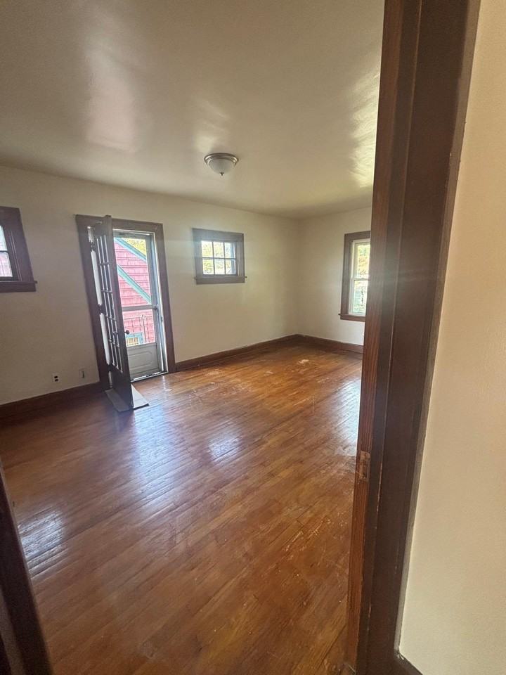 17014 Maple Heights Blvd - Photo 3 of 11