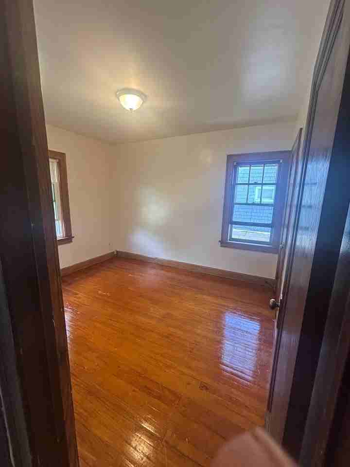 17014 Maple Heights Blvd - Photo 4 of 11