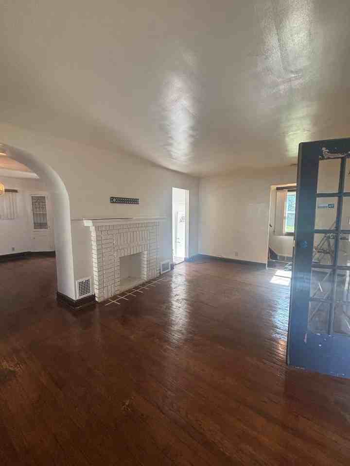 17014 Maple Heights Blvd - Photo 5 of 11