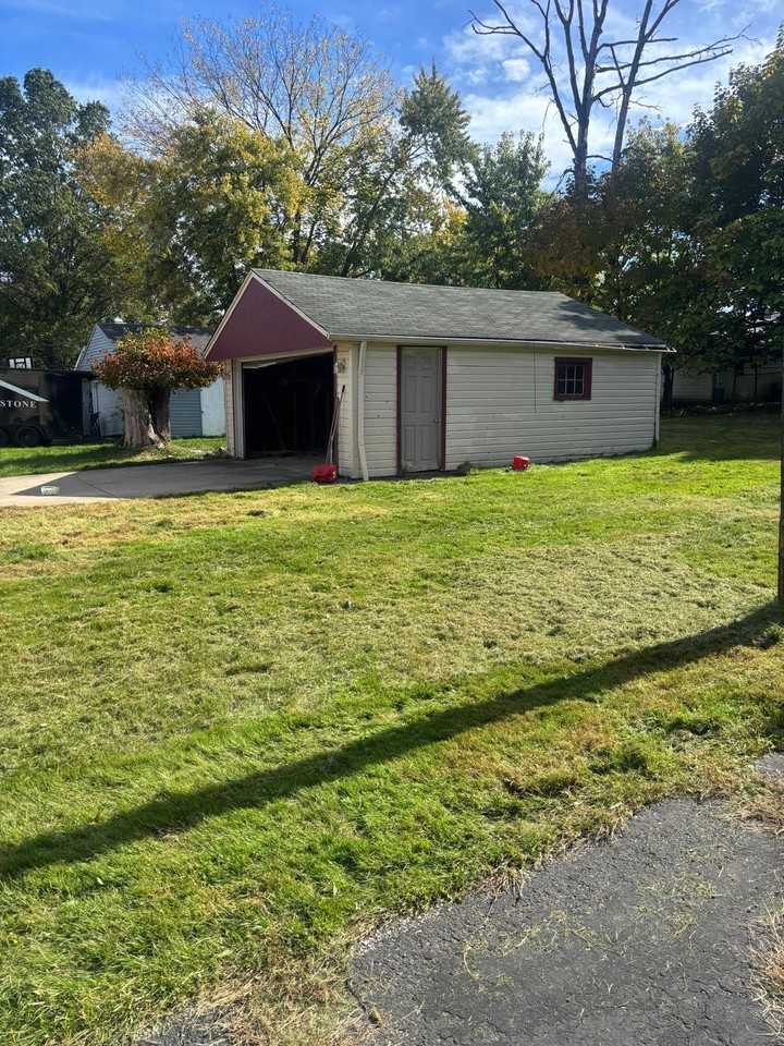 17014 Maple Heights Blvd - Photo 6 of 11