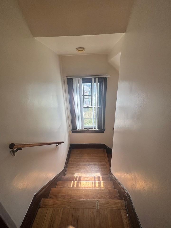 17014 Maple Heights Blvd - Photo 7 of 11