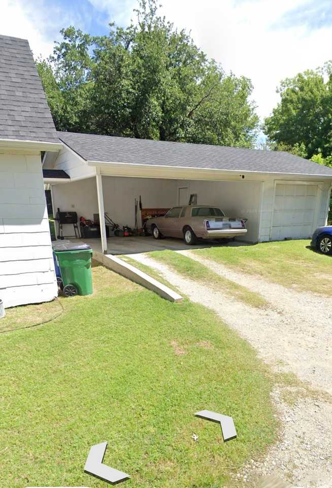 107 S Lane St #B - Photo 2 of 2