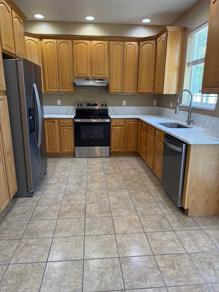 7001 Loren Pl - Photo 3 of 10