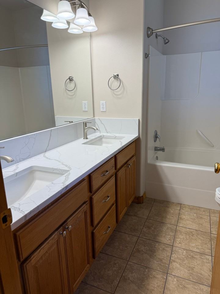 7001 Loren Pl - Photo 5 of 10