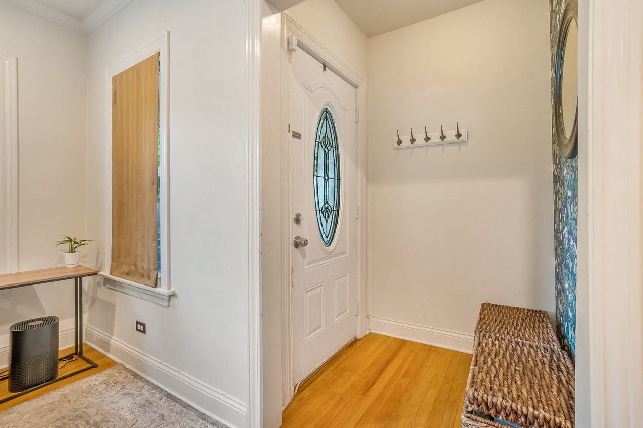 1243 Euclid Ave - Photo 4 of 19