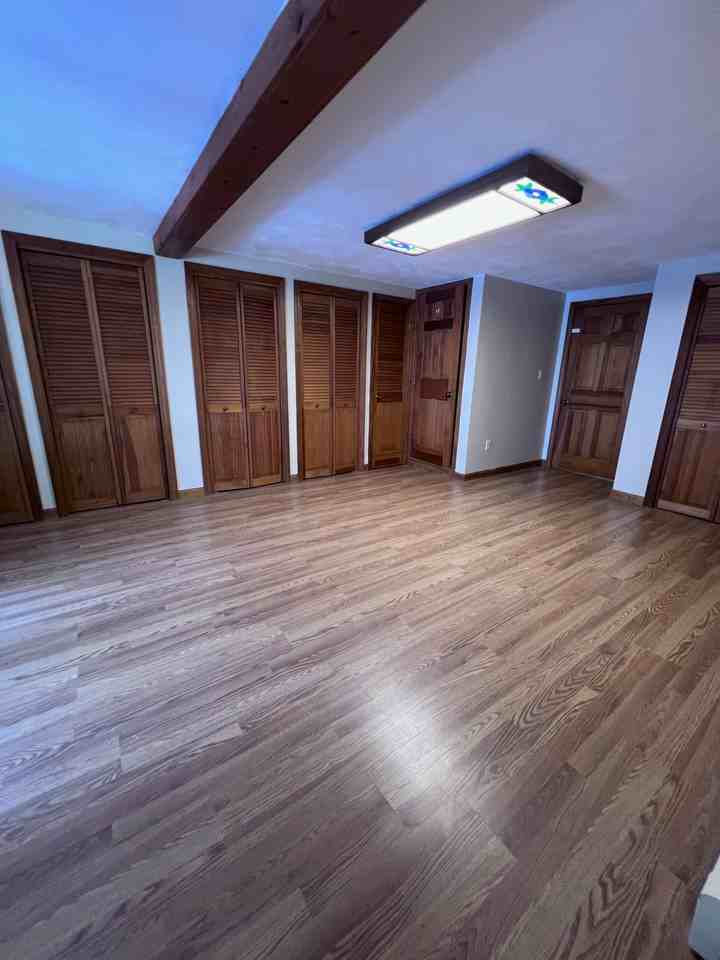 1049 Mammoth Rd #B - Photo 7 of 14