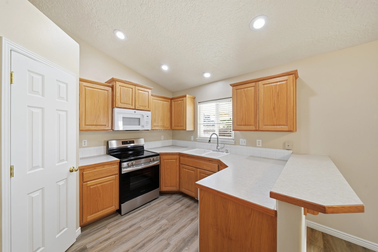 5238 S Apsley Pl #NA - Photo 2 of 15
