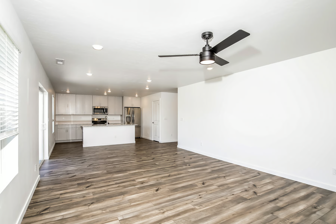 1911 E Springloyd St #NA - Photo 4 of 13