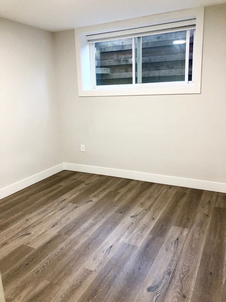 Carson St & Royal Oak Ave - Photo 6 of 7