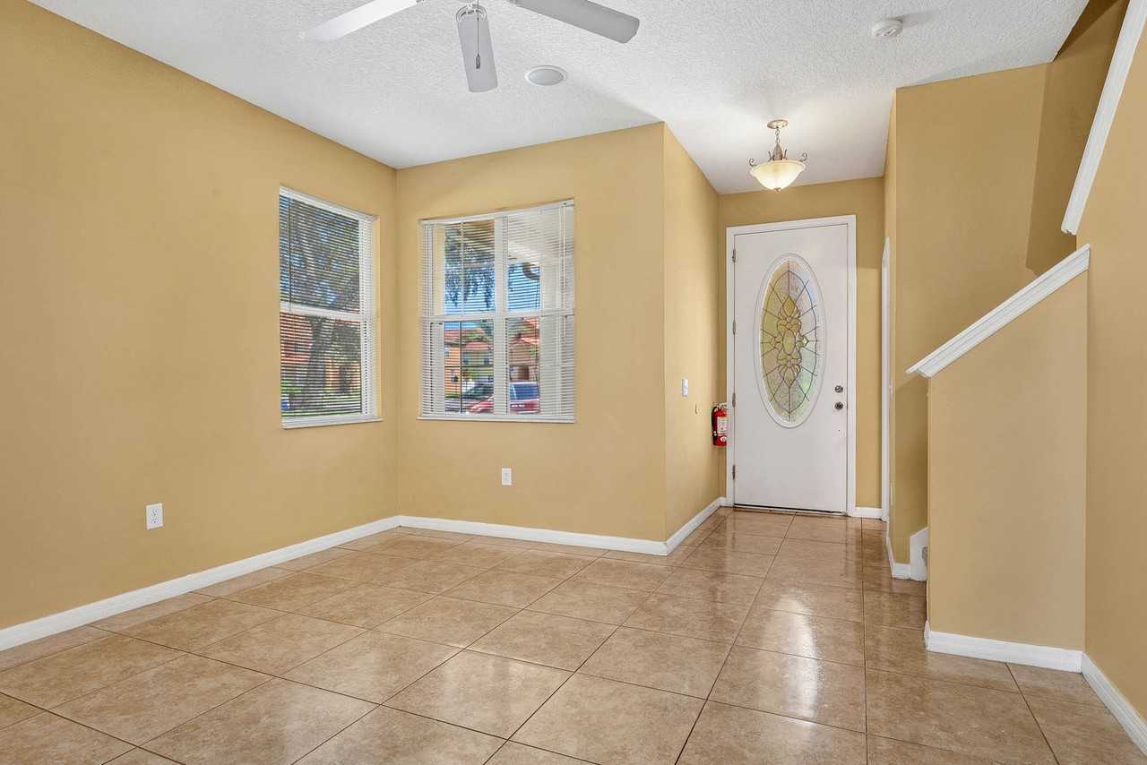 5450 Paradise Cay Cir #3 - Photo 3 of 27