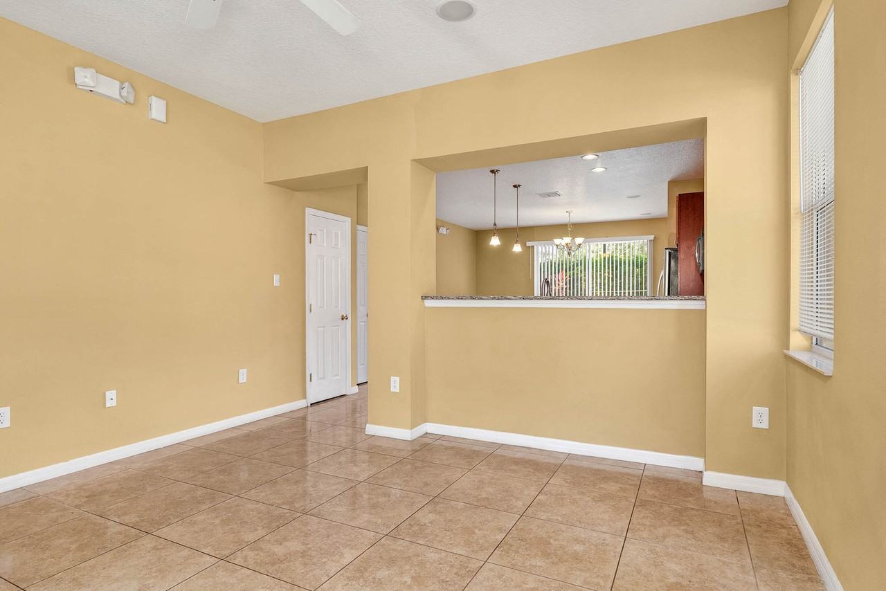 5450 Paradise Cay Cir #3 - Photo 6 of 27