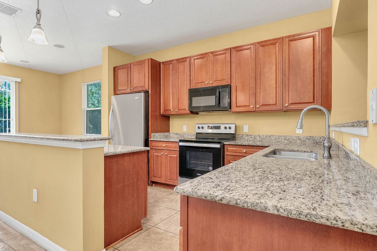 5450 Paradise Cay Cir #3 - Photo 7 of 27