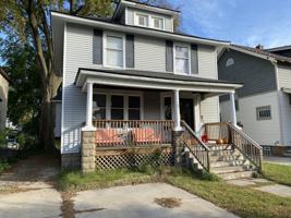 featured image of 87 E 15th St #1