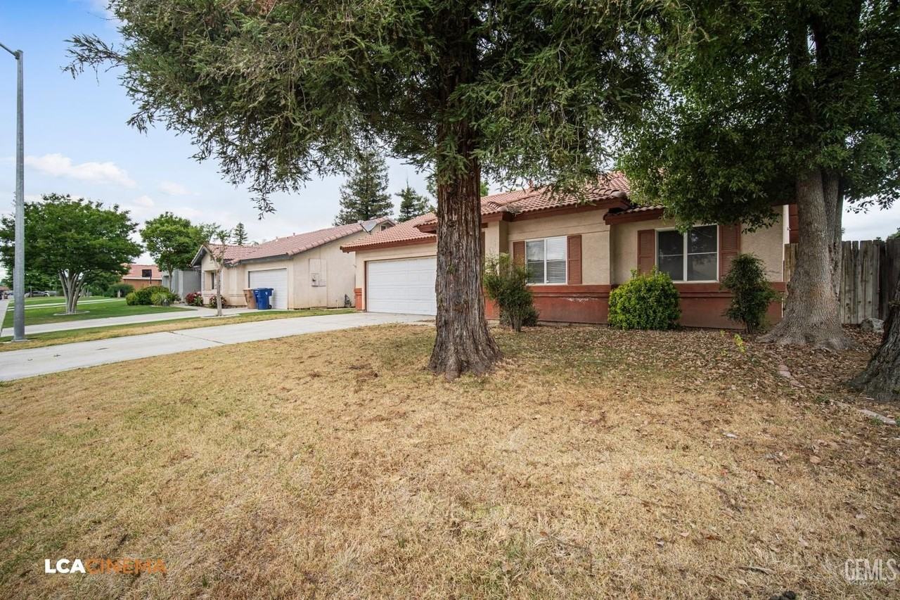 9820 Battersea Park Dr - Photo 3 of 28