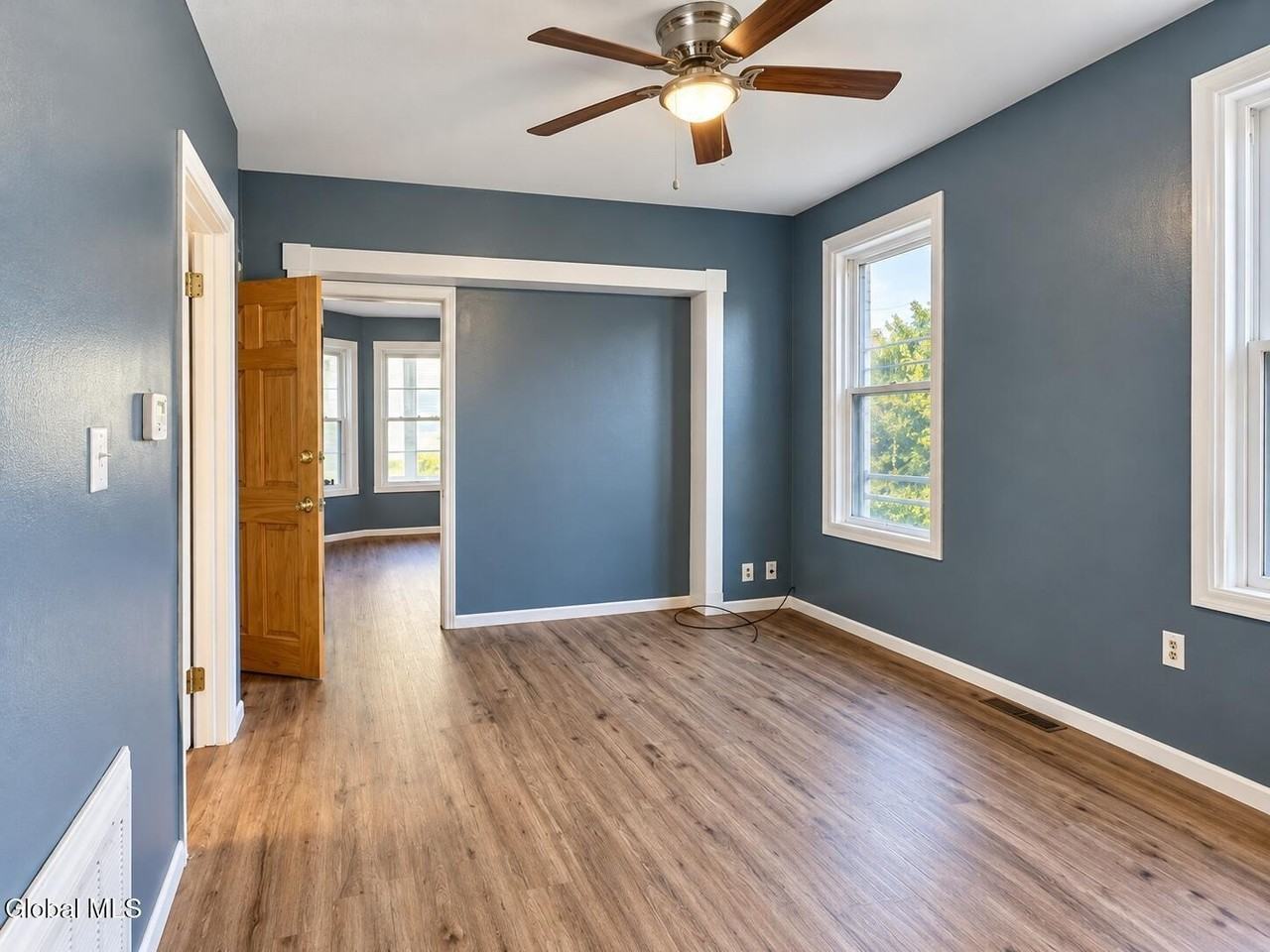 609 Crane St #1stFL - Photo 3 of 19