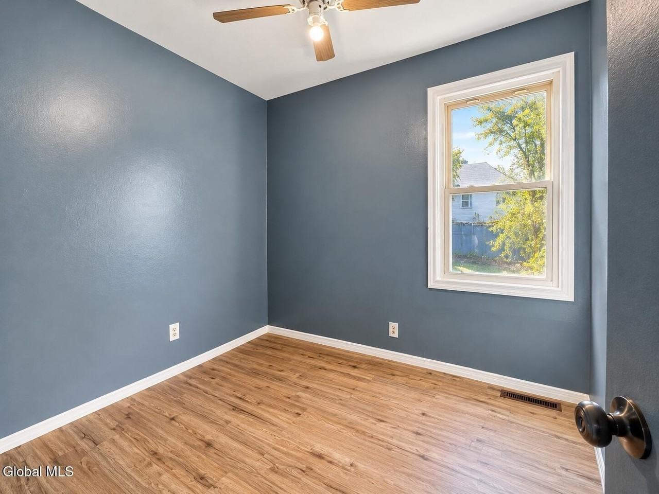 609 Crane St #1stFL - Photo 7 of 19