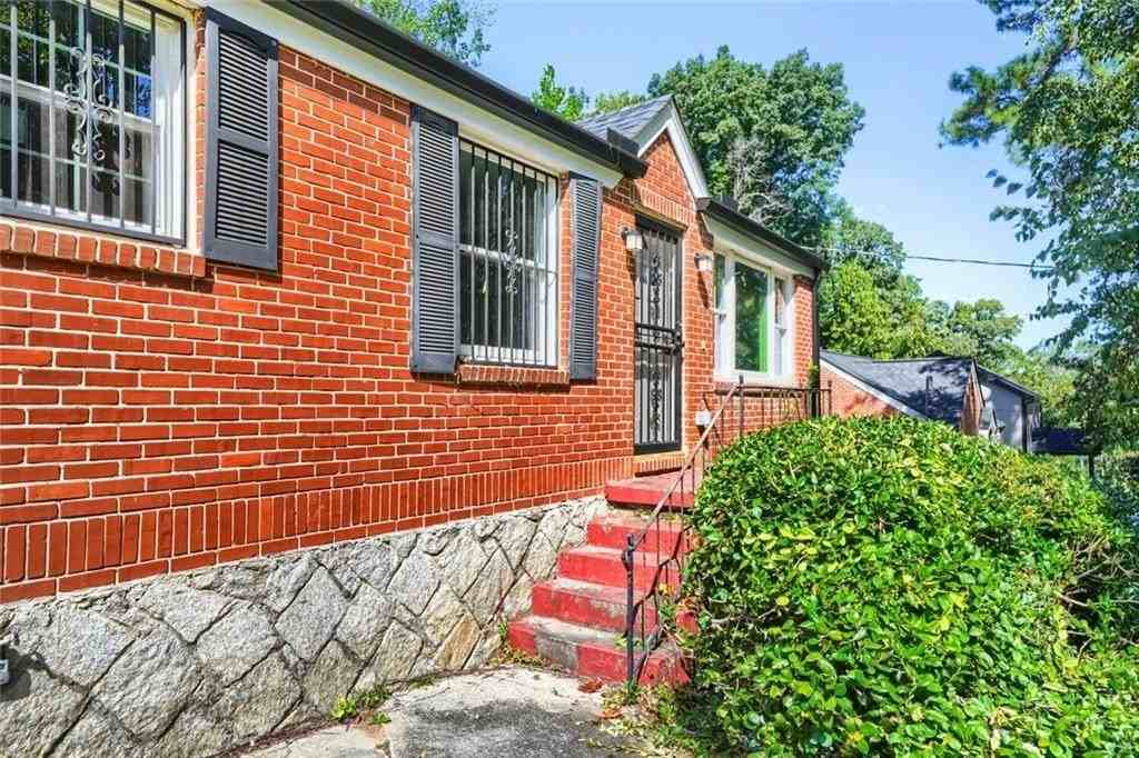 1867 Glendale Dr - Photo 5 of 28
