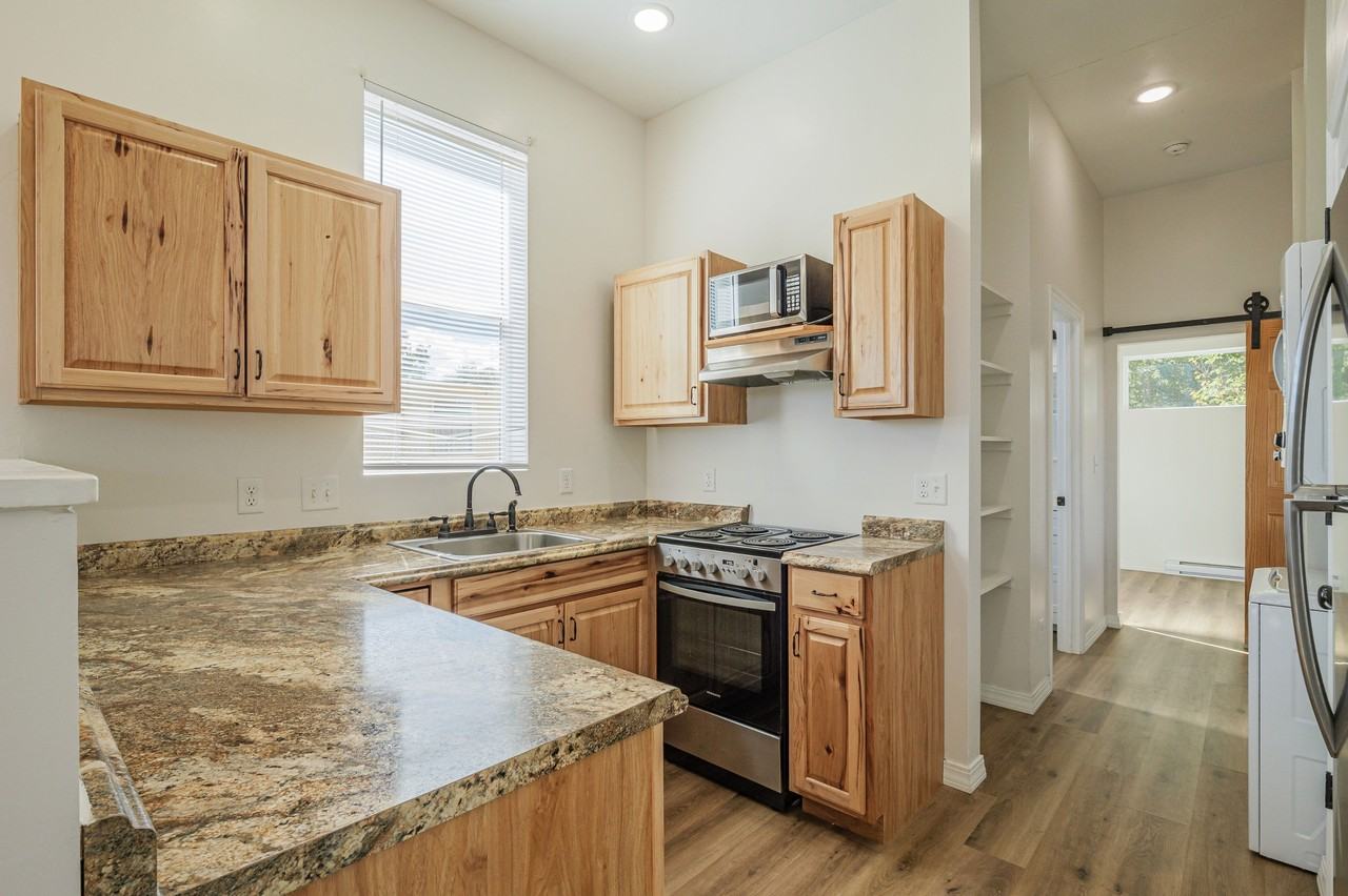 303 Mountain View St #A - Photo 4 of 10