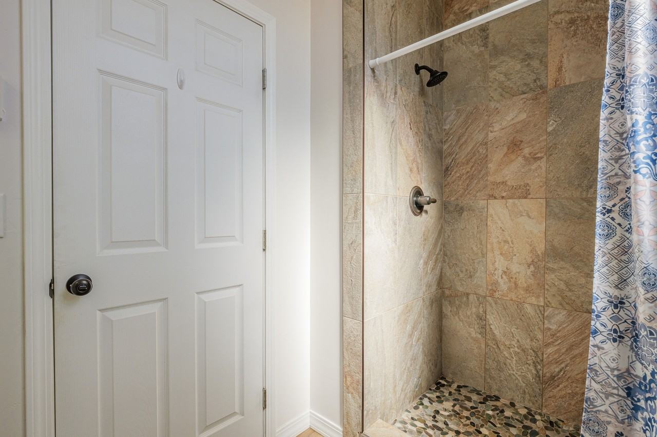 303 Mountain View St #A - Photo 7 of 10