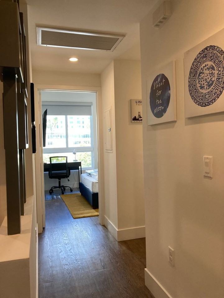 1439 Tamarind Avenue #104 - Photo 7 of 14