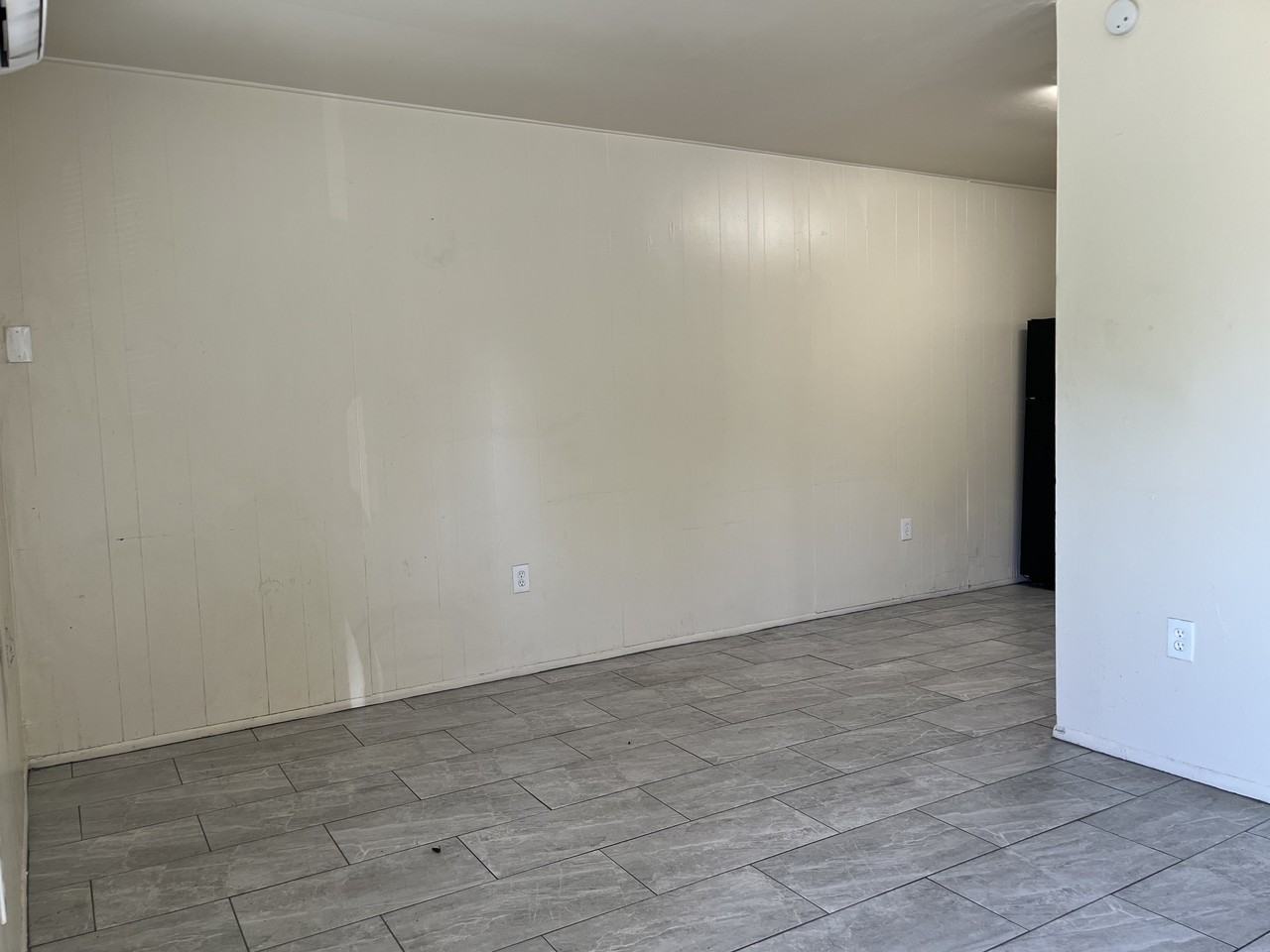 9612 N 10th St #1 - Photo 3 of 8
