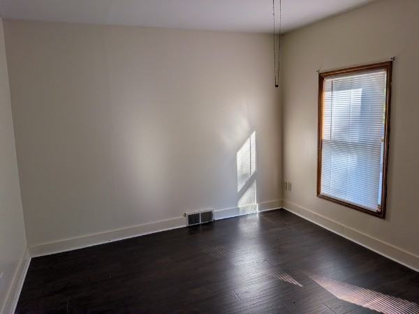 210 S Wells St #1UPPER - Photo 3 of 9