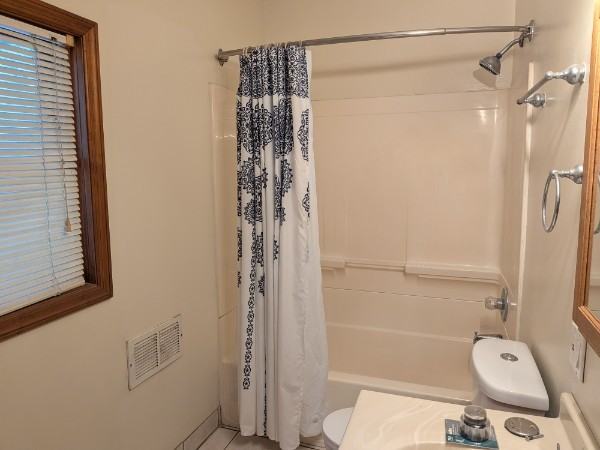 210 S Wells St #1UPPER - Photo 7 of 9